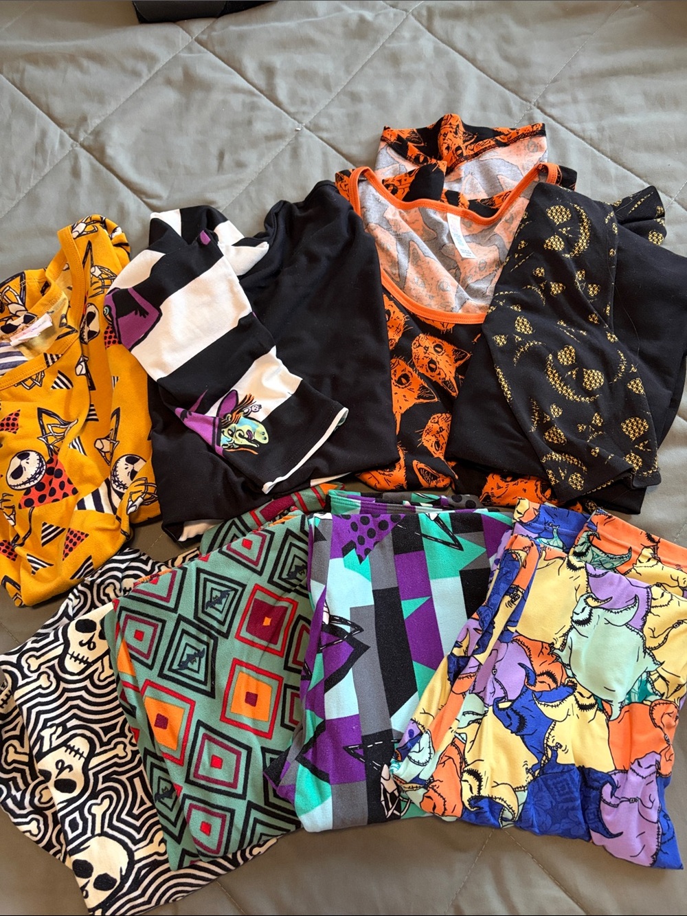 Hilario Halloween Nightmare Before Christmas Bundle - leggings and tops